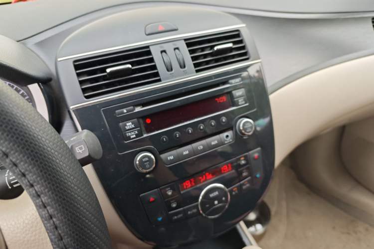 Used Nissan Tiida 2011 1.6L CVT Smart Version Audio And AC Panel