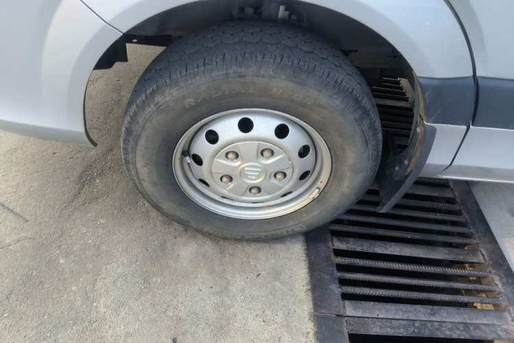 Used Foton Toano 2022 2.0T Manual Tongtu Multi-Function Long Wheelbase Mid-Roof Single-Tire 5/6/7/9-Seater 4F20TC3