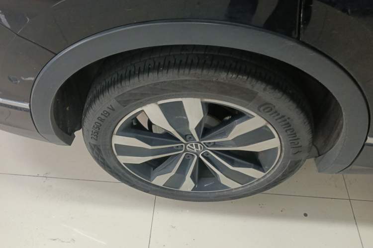 Used Volkswagen Tiguan L 2022 330TSI Automatic Two-Wheel Drive R-Line Enhanced Edition Exterior 5