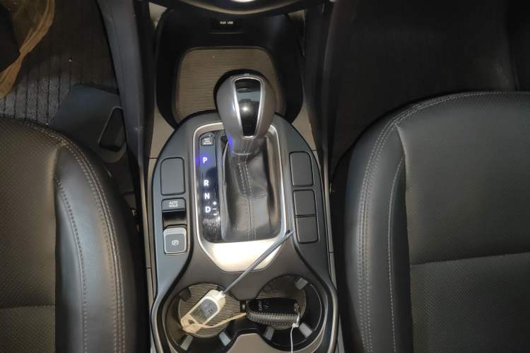 Used Hyundai Santa Fe 2015 2.0T Automatic All-Wheel Drive Smart Version 5 Seats