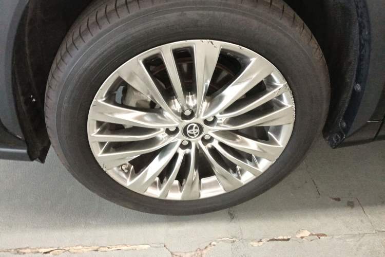 Used Toyota Highlander 2023 2.5L Smart Electric Hybrid Dual-Drive Prestige Version 7 Seats Exterior 4