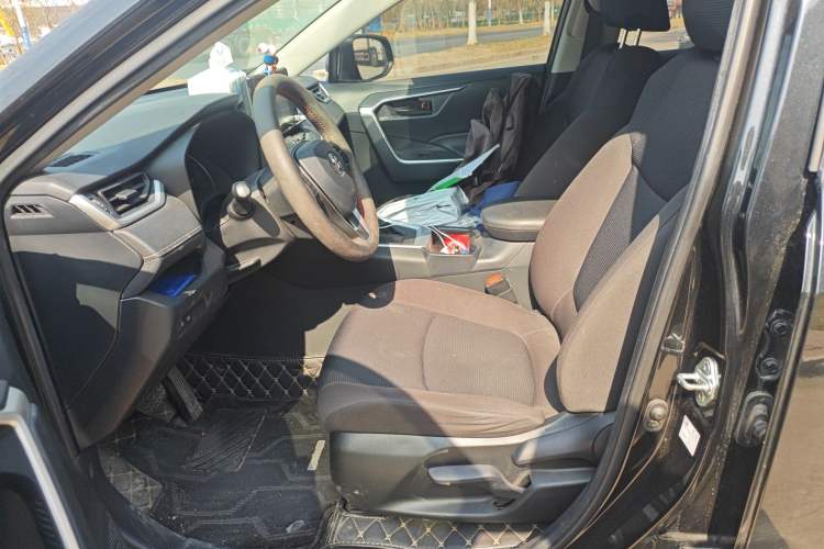 Used Toyota RAV4 2022 2.0L CVT Two-Wheel Drive Urban Edition Left Front Seat