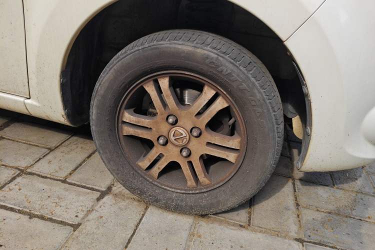 Used JMEV E200L 2017 E200P Standard Edition Right Front Wheel Hub