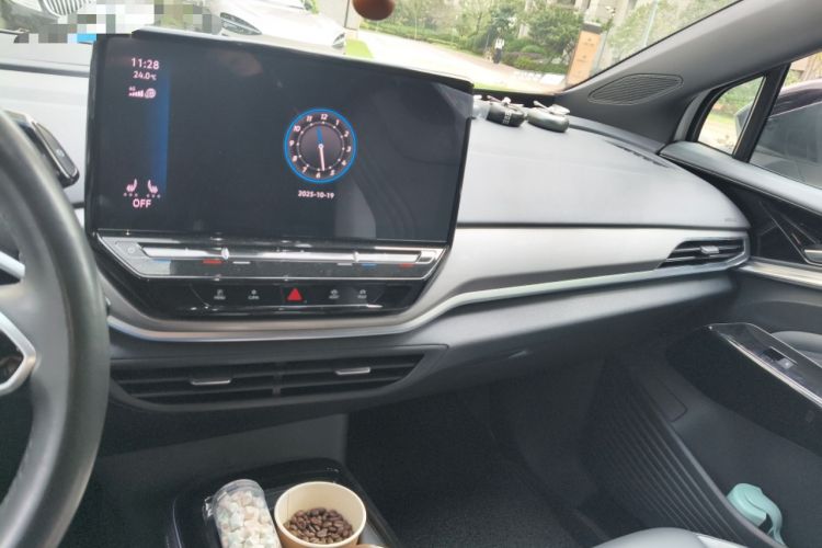 Used Volkswagen ID.4 CROZZ 2021 Long-Range PRO Two-Wheel Drive Version Audio And AC Panel