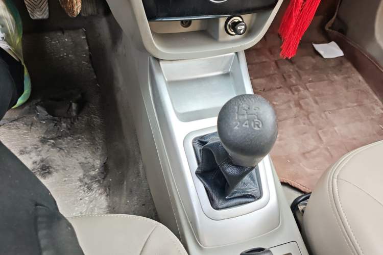 Used CHANGAN Alsvin V3 2015 1.4L Manual Warm-Hearted Model China V Standard
