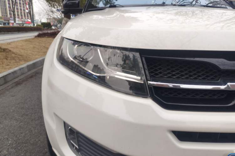 Used Land X7 2015 2.0T Panoramic Flagship Edition Right Front Headlight