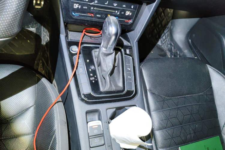 Used Volkswagen FAW-Volkswagen CC 2021 380TSI Striking Edition Gear Lever
