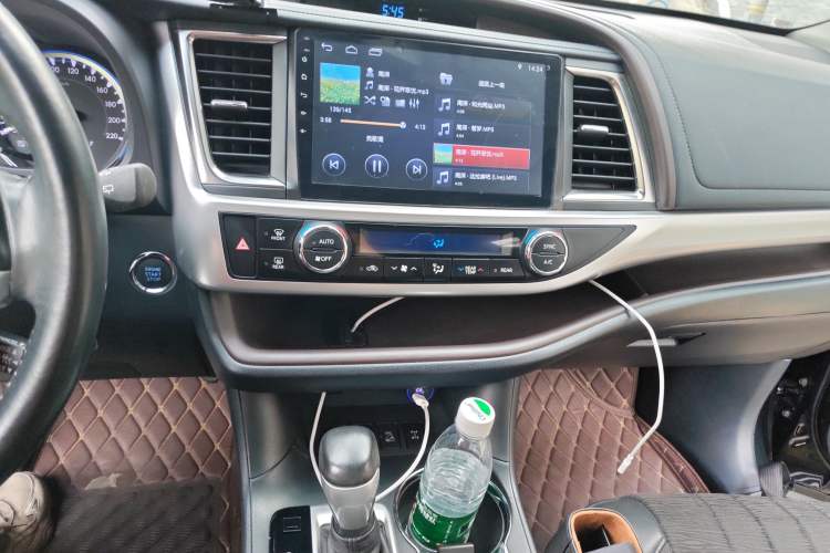 Used Toyota Highlander 2018 2.0T Four-Wheel Drive Luxury Edition 7 Seats China V Emission Standard