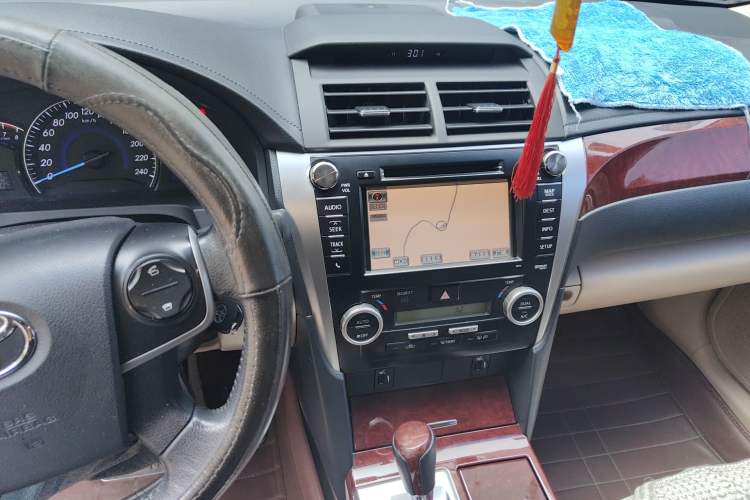 Used Toyota Camry 2012 2.0G Luxury Navigation Edition Audio And AC Panel