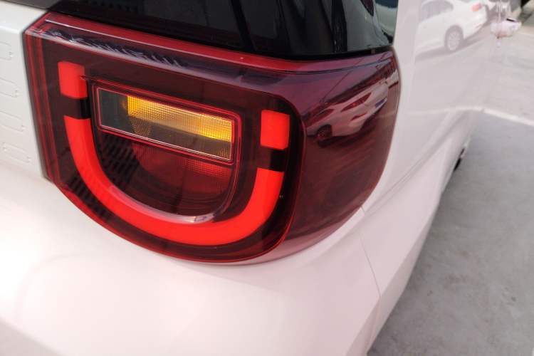 Used Chery QQ Ice Cream 2022 170km Sundae Phosphate Lithium-Ion