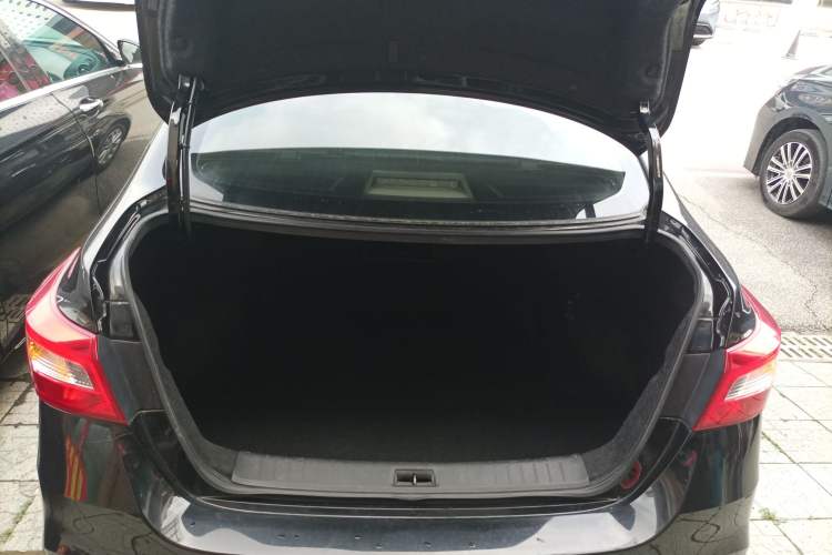 Used Nissan Sylphy 2021 Classic 1.6XL CVT Luxury Edition Trunk