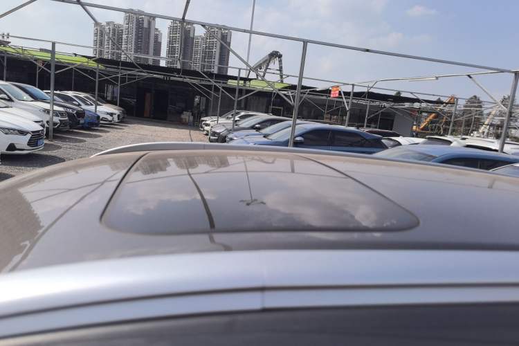 Used Geely Auto Emgrand X7 Sport 2021 Million Edition 1.8TD DCT Two-Wheel Drive Luxury Model
