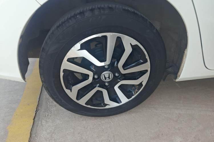 Used Honda Fit 2018 1.5L CVT Comfort Sunroof Version Right Rear Wheel Hub