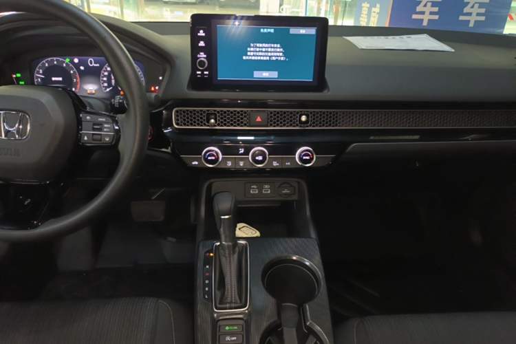 Used Honda Civic 2022 240TURBO CVT Dynamic Edition Audio And AC Panel