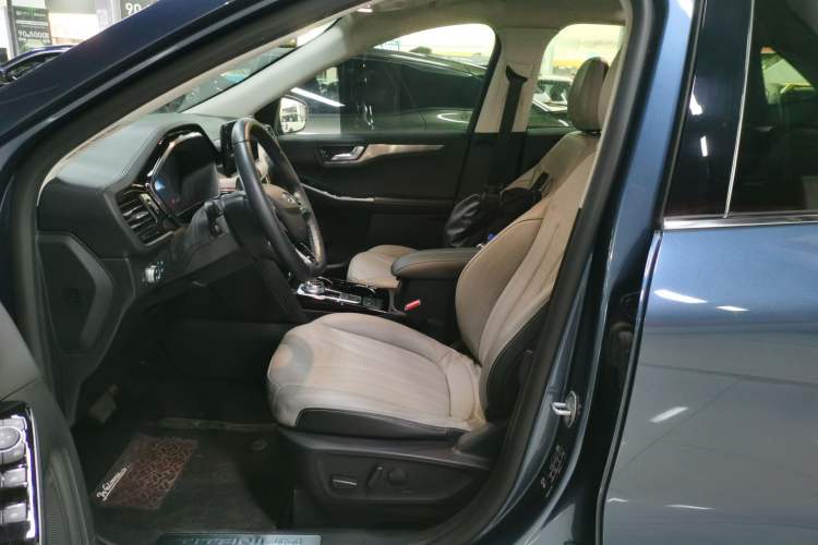 Used Ford Escape 2020 EcoBoost 245 Two-Wheel Drive Smart & Enjoyment Model
