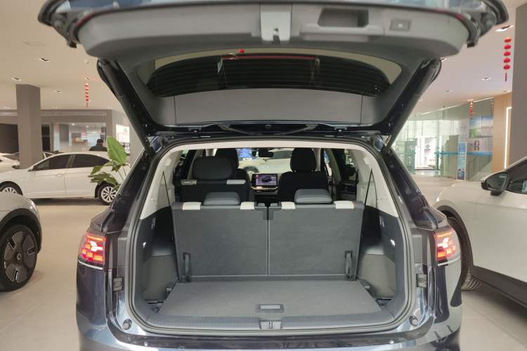 Used Volkswagen ID.6 CROZZ 2022 Long-Range PRO Edition