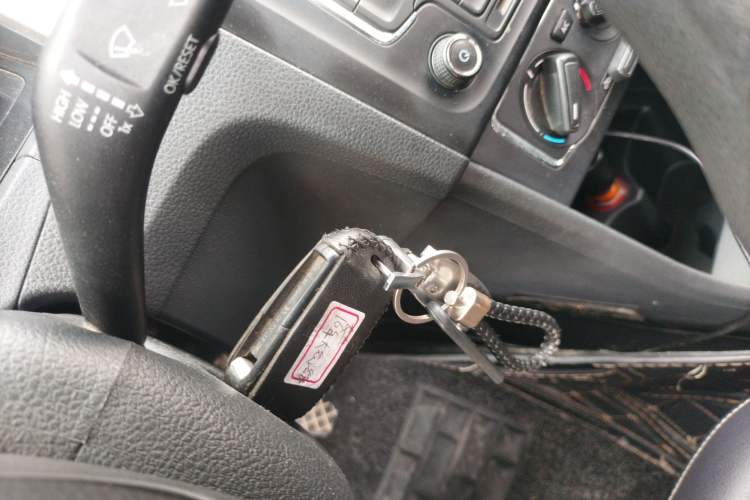 Used Volkswagen Santana 2015 Haval H9 1.6L Manual Comfort Edition Vehicle Key