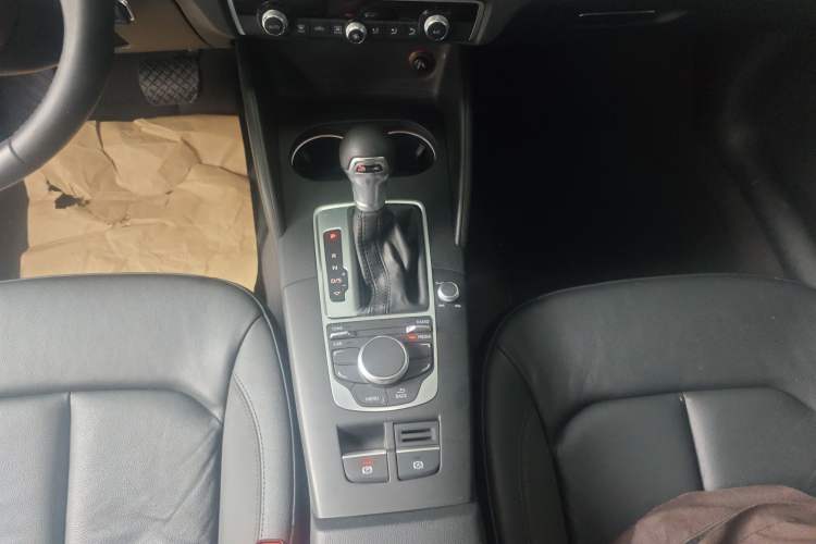 Used Audi A3 2016 Limousine 35 TFSI Style Edition Gear Lever