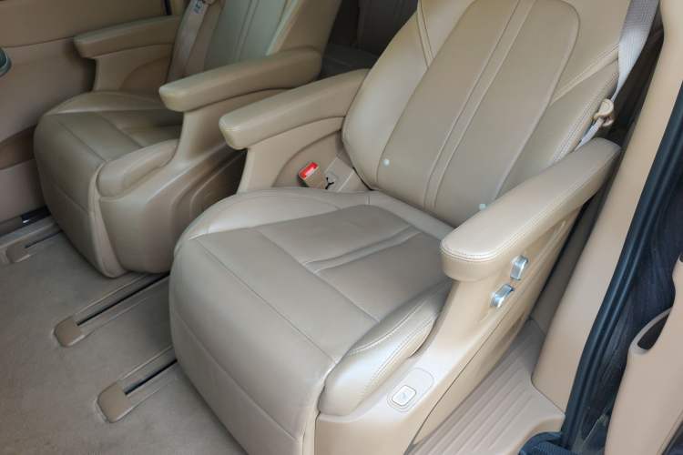 Used Buick GL8 2021 ES Landtrek 653T Luxury Model Left Rear Seat