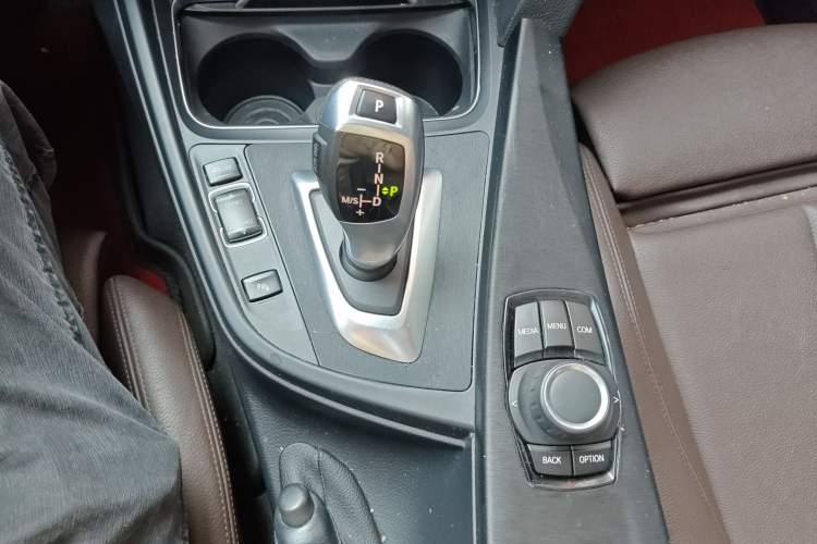 Used BMW 3 Series 2018 320Li Fashion Model Gear Lever