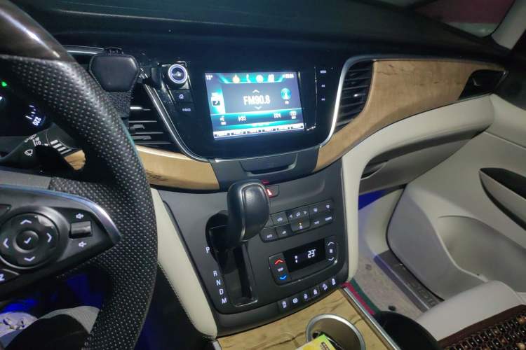 Used Buick GL8 2018 ES 28T Luxury Model China VI Standard
