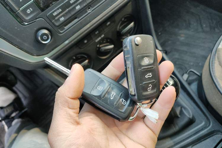 Used Volkswagen Lavida 2015 1.6L Manual Fashion Edition