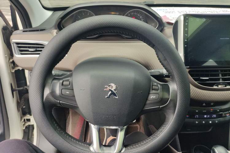 Used Peugeot 2008 2014 1.6L Automatic Navigation Edition Steering Wheel