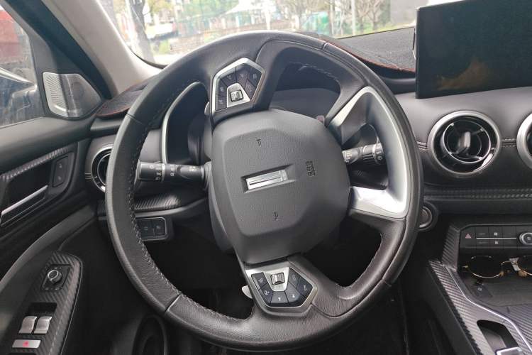 Used Wey VV6 2020 2.0T Two-Wheel Drive Smart Enjoyment+