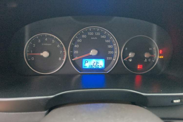 Used Hyundai Santa Fe Classic 2011 2.4 Comfort Edition 7-Seater Two-Wheel Drive