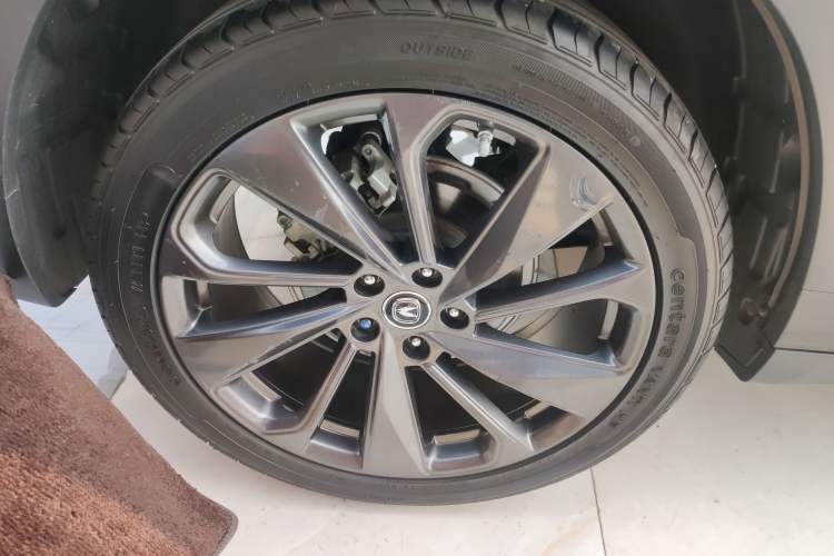 Used CHANGAN UNI-T 2020 1.5T Prestige Version Right Rear Wheel Hub