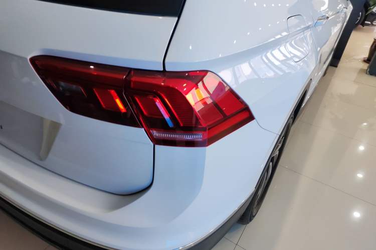 Used Volkswagen Tiguan L 2024 Outstanding Model 300TSI Automatic Two-Wheel Drive Longteng Edition