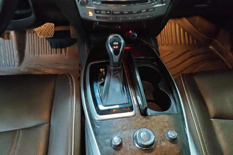 Used Infiniti QX60 2018 2.5 S/C Hybrid Two-Wheel-Drive Champion Family Edition