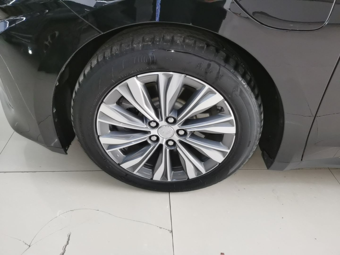 Hongqi E-QM5 2024 610 km PLUS — снимка 10