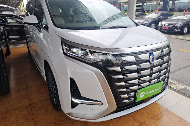 Used Denza D9 2022 DM-i 970 Four-Wheel Drive Prestige Model Exterior 1