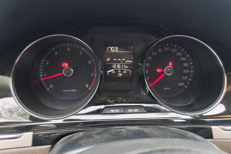 Used Volkswagen Bora 2014 1.4 TSI Manual Comfort Model Instrument Cluster