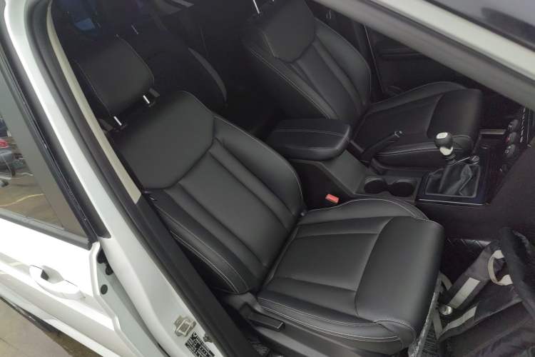 Used Wuling Zhengcheng 2021 1.5T Manual Luxury Version Right Front Seat