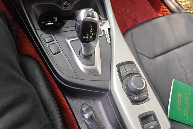 Used BMW 2 Series 2015 218i Convertible Coupe Gear Lever