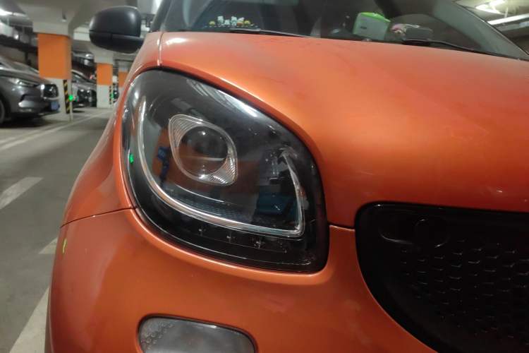 Used smart forfour 2018 1.0L 52kW Passion Edition Right Front Headlight