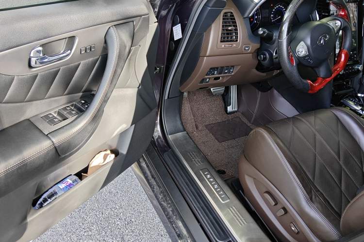 Used Infiniti QX70 2013 3.7L Supreme Edition