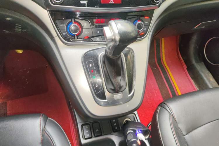 Used Haval H6 2017 Blue Label Sport Edition 1.5T Automatic Two-Wheel Drive Luxury Model Gear Lever