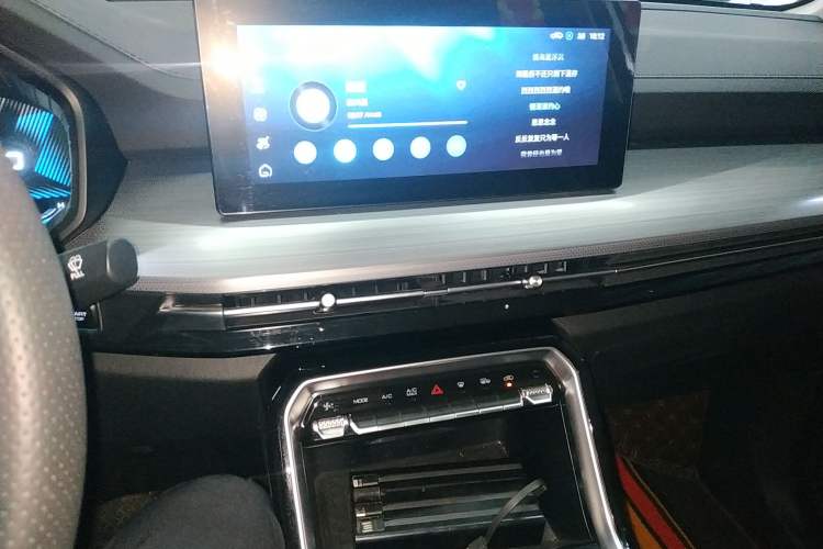 Used Wuling Asta 2022 2.0L DHT Electric-Speed Version