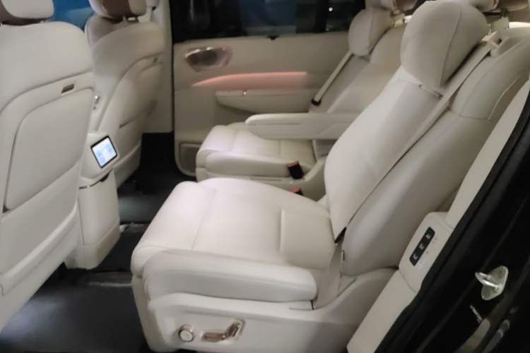 Used Lynk & Co 900 2025 2.0T Ultra Left Rear Seat