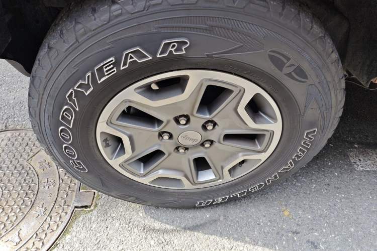 Used Jeep Wrangler 2015 3.0L Sahara Four-Door Edition
