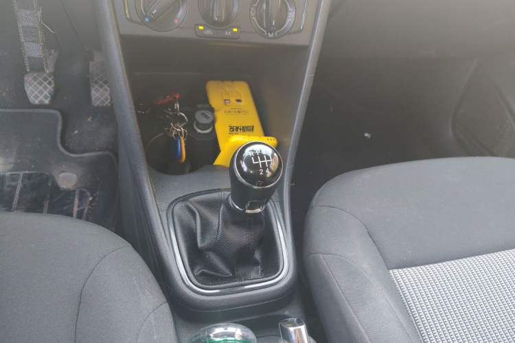 Used Volkswagen Polo 2014 1.4L Manual Fashion Edition