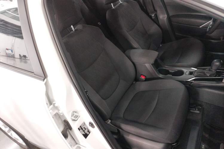 Used Toyota Corolla Cross 2023 Dual-Motor 2.0L Pioneer Edition Right Front Seat