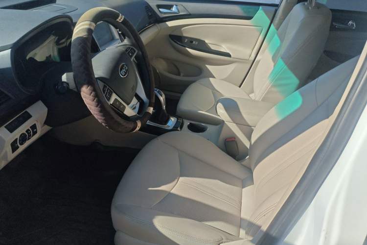 Used BYD e5 2018 450 Smart Connect Deluxe Edition
