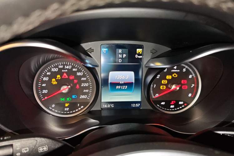 Used Mercedes-Benz GLC 2017 GLC 260 4MATIC Luxury Model