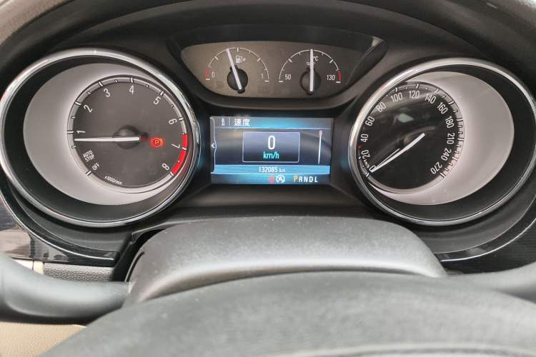 Used Buick Verano 2015 Sedan 15S Automatic Leading Model Odometer Close Up