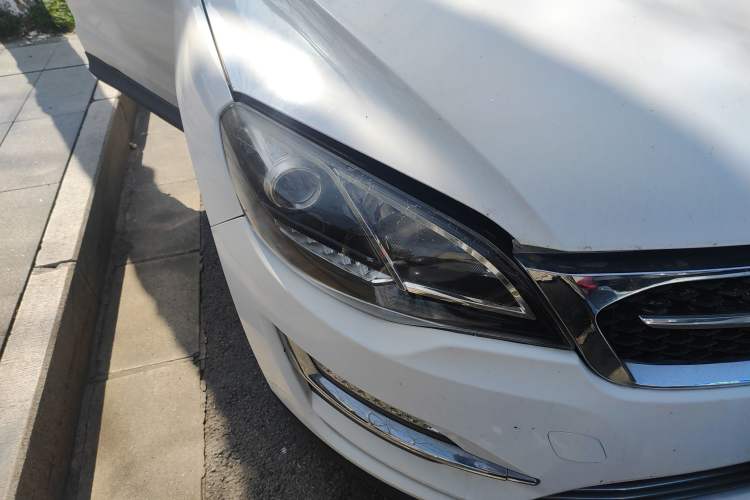 Used Zotye Domy X5 2015 1.5T Manual Luxury Version China IV Standard
