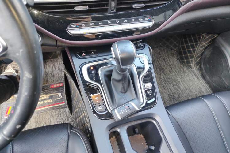 Used GAC Trumpchi M6 2021 PRO 270T DCT Luxury Edition Gear Lever